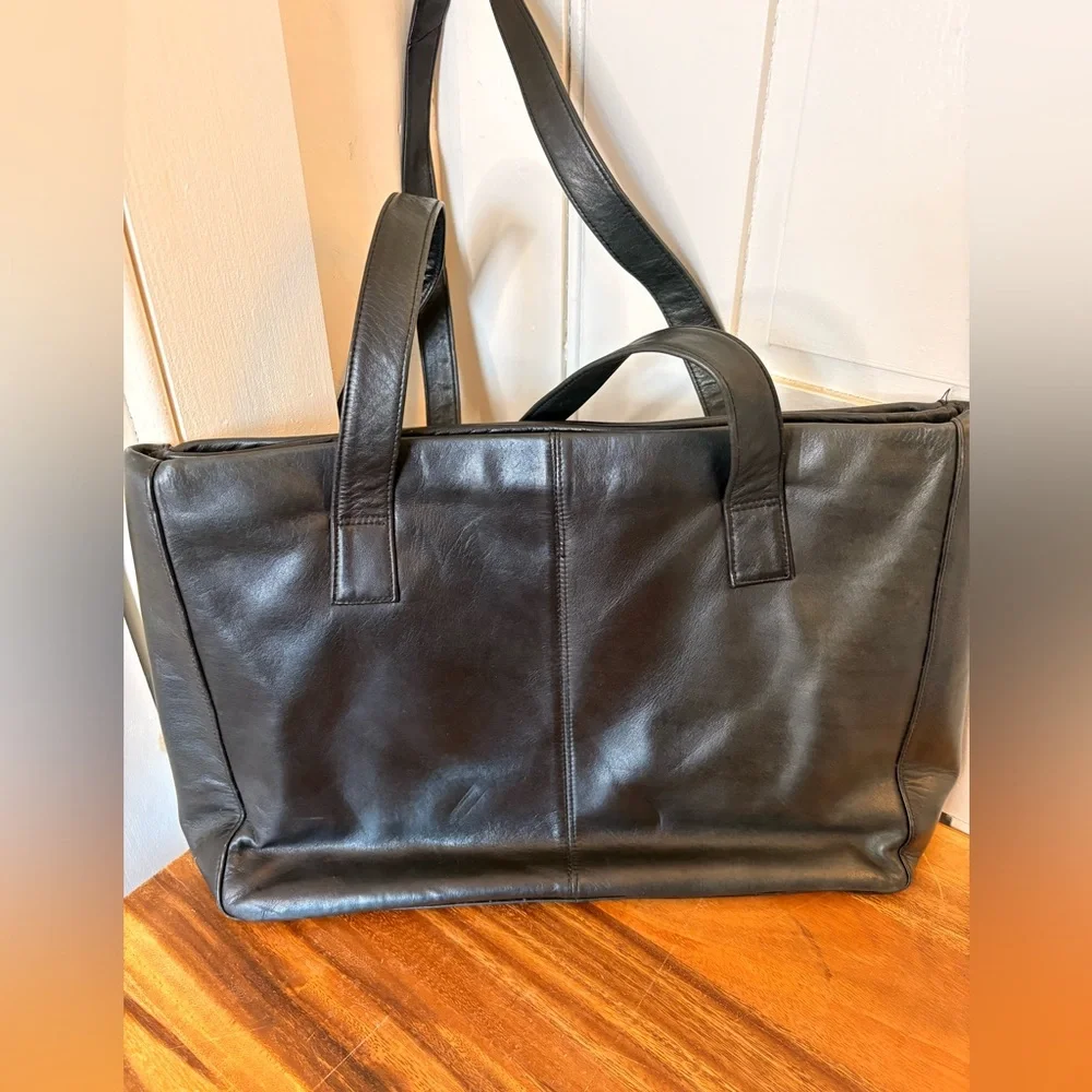 Perlina Black Leather Tote Bag
